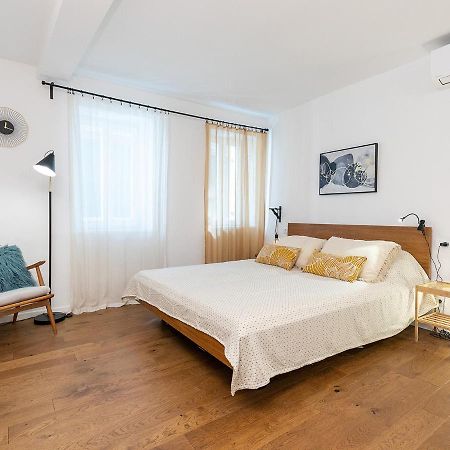 Stylish Studio Apartment By Irundo Rovinj Exterior photo
